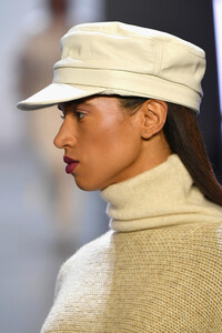 1617987518_SallyLaPointeRunwayFebruary2019NewYorkDb77pdF1gRTx.thumb.jpg.31f212f9f70d41b592720d2fe7198a20.jpg