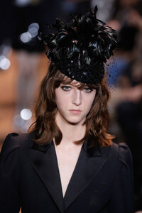 1621852872_MichaelKorsCollectionFall2019RunwayShowpym3fLEInoYx.thumb.jpg.1918528783c1ae1c03d9d6e19590d373.jpg