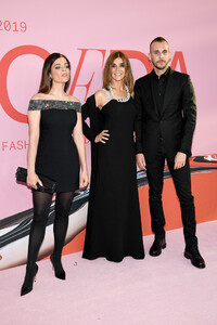 Carine+Roitfeld+CFDA+Fashion+Awards+Arrivals+3MDpO6oyo4kx.jpg