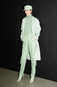 1629493198_SallyLaPointeBackstageFebruary2019NewXOF52ND94_Mx.thumb.jpg.be43966c495f8fdfef43091a5e627e62.jpg