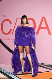 Winnie+Harlow+CFDA+Fashion+Awards+Arrivals+XGhoWBJEP-cx.jpg