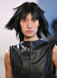 1651397051_ClaudiaLiRunwayFebruary2019NewYorkFashionHft_W7H46IUx.thumb.jpg.3ea698e7aad491309f7798eec8e3dd0b.jpg