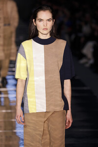 1694913950_BOSSWomenswearMenswearRunwayFebruary2019mwv4qoMqf8Ax.thumb.jpg.bcbd65597865ce71080b8be4a8d4081d.jpg