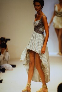 1695855717_herve-leger-ss-1994(3).thumb.jpg.e3047c251b4506920a9e7e5d915f7eb4.jpg