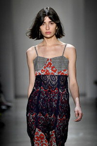 1712354813_ConceptKoreaRunwayFebruary2019NewYorkE9lnYnaNB98x.thumb.jpg.2d6b2d81031f48ec03b1b895b3d8237f.jpg