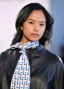 1749366528_ClaudiaLiRunwayFebruary2019NewYorkFashion-6LxqmhZVS9x.thumb.jpg.50d2640be9e67dca7160b74a9f2d99ac.jpg