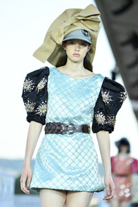 1750710539_MiuMiuClub2020RunwayH86i7H3_Wkrx.thumb.jpg.c85ba1cd48986f03e48e5c2c29596307.jpg