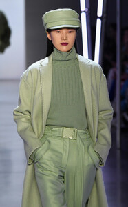 1757265486_SallyLaPointeRunwayFebruary2019NewYorkrEwBf99ZX6mx.thumb.jpg.664e282a2f46f4c0ef02537da18b2c3d.jpg