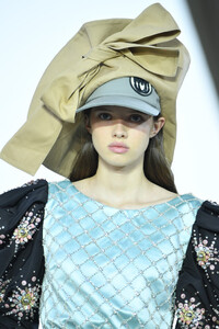 1771736285_MiuMiuClub2020Runwayg_TvXmKo5cfx.thumb.jpg.4457190b42e1b6f1281657692d0dddb6.jpg