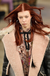 1787220896_Coach1941RunwayFebruary2019NewYorkFashionPFRyoGLF_Sgx.thumb.jpg.fb2f1c0280ea8e95eaa246562aab93a0.jpg