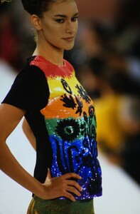 1789170434_todd-oldham-ss-1995(5).thumb.jpg.5f1fe15fc3edf2cc8d2279a552521a7a.jpg