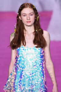 1801912509_LanyuRunwayFebruary2019NewYorkFashionJJKlFRf3px_x.thumb.jpg.040a982ec93614dd706215013142ce02.jpg