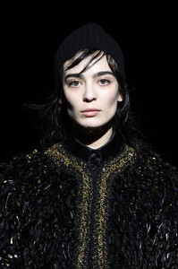 1813931037_MarcJacobsFall2019ShowRunwayzfe07xvqtKix.thumb.jpg.af0525fa5db1c4a4b499e377d946cd79.jpg
