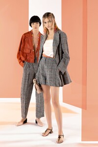 1837887872_00016-Emporio-Armani-Resort-2020(1).thumb.jpg.de5843f06d7dd07bf2ca4542ad533818.jpg