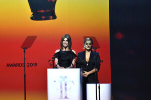 Carine+Roitfeld+2019+Fragrance+Foundation+wBKhXkJsV6Zx.jpg