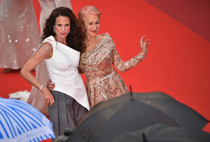 Andie+MacDowell+Les+Plus+Belles+Annees+Une+SZ1VX9cGyv4x.jpg