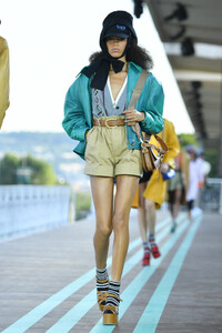 1857027415_MiuMiuClub2020RunwayPFONalWUnRgx.thumb.jpg.2f1331420a1e4a49ca78a79d2079c42f.jpg
