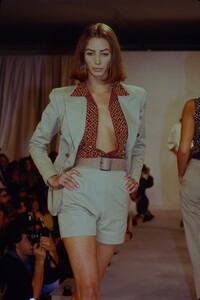 1857847768_isaac-mizrahi-ss-1990-christy(4).thumb.jpg.eb8fe2d45b0fb1b23e95f20b0a14b4ec.jpg