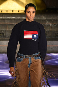 1862032850_AlexanderWangCollection1RunwayYj90NjV-1jYx.thumb.jpg.63ddab9b4fe2f9d820f8dc3d63a1ac29.jpg