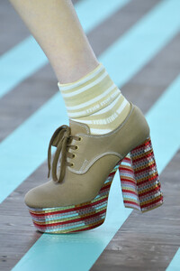 1875968029_MiuMiuClub2020Runwaynq_e9unVeZHx.thumb.jpg.ba3147257259ab0e36cdf6e72e87ec76.jpg