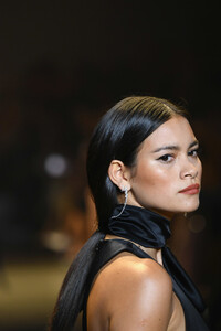1882021591_CushnieRunwayFebruary2019NewYorkFashionXwsRDEHpK0mx.thumb.jpg.623436249e4eff818eeafe5578b5752d.jpg