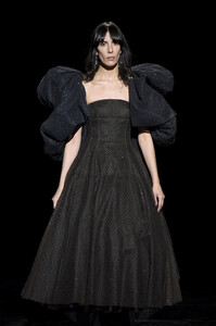 1926000825_MarcJacobsFall2019ShowRunwayWOON4Zgmr9nx.thumb.jpg.f357c7da74eabbc2f1e1dc71ca6910fd.jpg