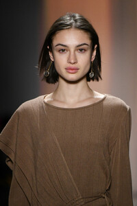 1927785921_ConceptKoreaRunwayFebruary2019NewYorkhoX9zpqLA84x.thumb.jpg.1007ef4af7649a7023fbf5e66c3f1957.jpg