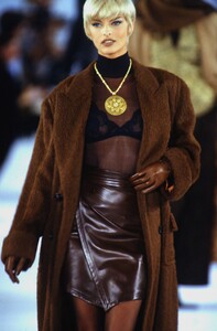 1929877776_mizrahi-isaac-fw-1991(7).thumb.jpg.01c2c0e92ef52aa867dd22fbfec72112.jpg