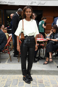 Liya+Kebede+Louis+Vuitton+Front+Row+Paris+5nMA6rD6WLvx.jpg