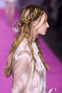 1950056732_LanyuRunwayFebruary2019NewYorkFashionRqSPTFbSmUqx.thumb.jpg.3abd7db361abd7a7bcea6338fdce3f1d.jpg