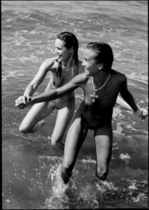 1955404273_JulijaSteponaviciute-GiedreMockeliunaite_RokasDarulis(4).thumb.jpg.667f41c224ff9e67b43f05be301c4cc8.jpg