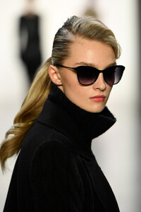 1959730275_BadgleyMischkaRunwayFebruary2019NewYork87_WIteLZQAx.thumb.jpg.baa19a19c5ff2a4f06287992ddf61c77.jpg
