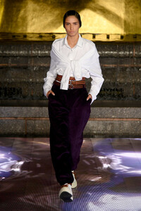 1972585075_AlexanderWangCollection1RunwayV_gvfmRT7eFx.thumb.jpg.36d97c9262c6a9d71167bed00efe967f.jpg