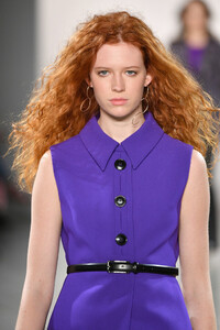 197510819_ElieTahariRunwayFebruary2019NewYork5-Ho371_ajZx.thumb.jpg.8d25ec40ff47dfc75d8a07025a8c9074.jpg