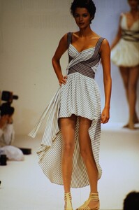 1983362012_herve-leger-ss-1994(2).thumb.jpg.679eed76e40c28c57f8672655e507d9c.jpg