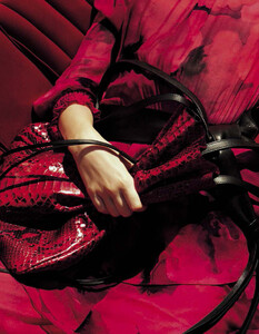 200015303_VogueItalia-Marzo2016-2961.thumb.jpg.53f9e9e00527b1f40d08afc88cd4aed5.jpg