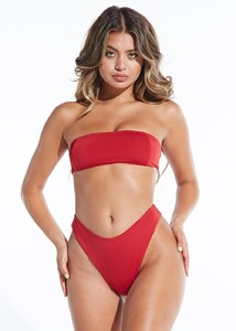 20190503_swim_L08_0005_1e6f5dd5-064c-4fdd-8c06-f3bfac3642de_1000x.jpg