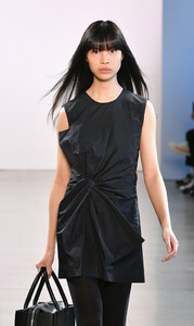 203703422_ClaudiaLiRunwayFebruary2019NewYorkFashionIpMl-ovEhD6x.thumb.jpg.372c7b4eb78c12c454ff4d148a76619c.jpg