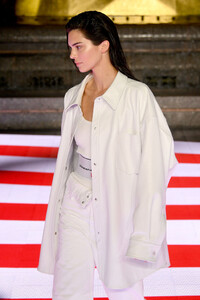 2042479707_KendallJennerAlexanderWangCollection1EpwbIqYVgHex.thumb.jpg.2b735833e563f3847bb4499a6f27e739.jpg