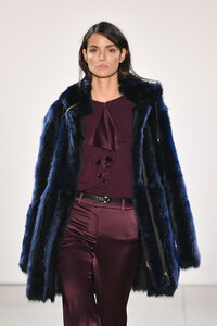2043344987_ElieTahariRunwayFebruary2019NewYorkGRGSRJaBsNix.thumb.jpg.4685d0ec0fee20beca324c3579abd93e.jpg