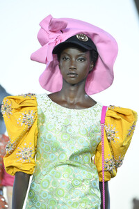 2045371187_MiuMiuClub2020Runway_ddXLnkGk2wx.thumb.jpg.e8248293ac67f1eb98071a46599403c5.jpg