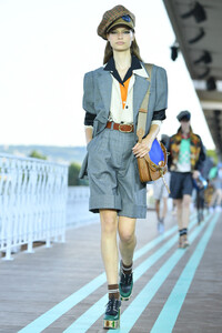 2060897621_MiuMiuClub2020RunwayOxoZgALe0e-x.thumb.jpg.55840f45647705f3adeb531fe3ae0434.jpg