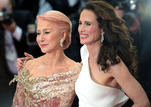 Andie+MacDowell+Les+Plus+Belles+Annees+Une+HQLja-CuZinx.jpg