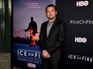 Leonardo+DiCaprio+L+Premiere+HBO+Ice+Fire+4xM-7Wewlfnx.jpg
