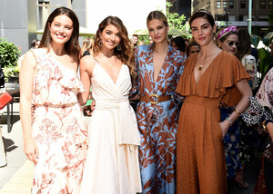 Nadine+Leopold+Johanna+Ortiz+Resort+20+Collection+MMBlrj0QZg4x.jpg