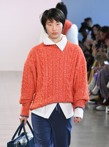 2139400363_ClaudiaLiRunwayFebruary2019NewYorkFashionYqIeC0rHEZwx.thumb.jpg.c81ba008ca6cdd4e87b078c4662f3f27.jpg