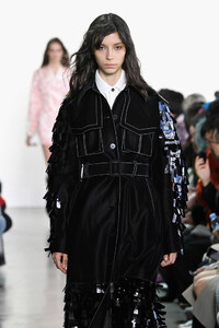 2146875651_CalvinLuoRunwayFebruary2019NewYorkFashion3rxWo2_OaqTx.thumb.jpg.77fc04c53c768b896465e1a896d2ed98.jpg