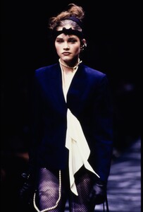 223146490_jean-paul-gaultier-ss-1997(6).thumb.jpg.b45a17bb6849eab201d81f3aa89e09fa.jpg