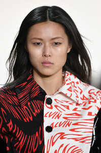 224867250_CalvinLuoRunwayFebruary2019NewYorkFashionNWbj6M9Pn4vx.thumb.jpg.450416f3df8714da76c57858db022b2c.jpg