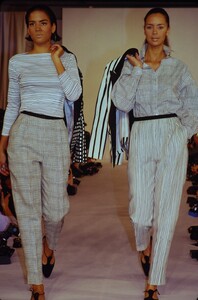 240726090_isaac-mizrahi-ss-1990-veronica(3).thumb.jpg.4ba7b70cc90a432c0c73676e7ce0e8a3.jpg